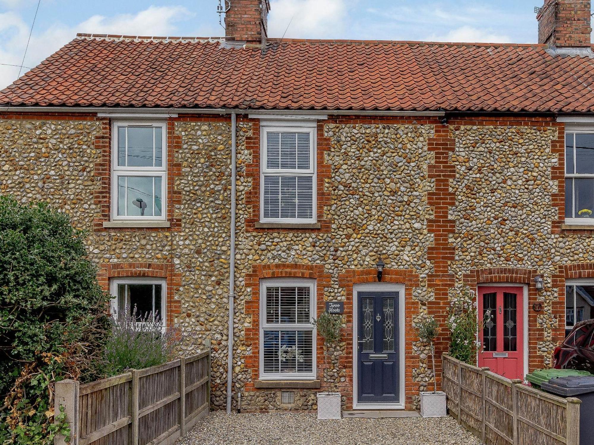 Twoo Hoots Holt (Norfolk)